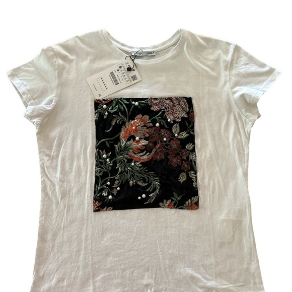 Zara Tops - ZARA White Small Short Sleeves Top  with faux pearls Design BNWT
